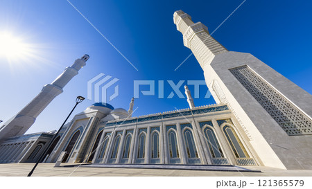 カザフスタン・アスタナ 中央アジア最大のモスク【グランドモスク】外観 / Astana, KZ カザフスタン・アスタナ 中央アジア最大のモスク【グランドモスク】外観 / Astana, KZ 121365579