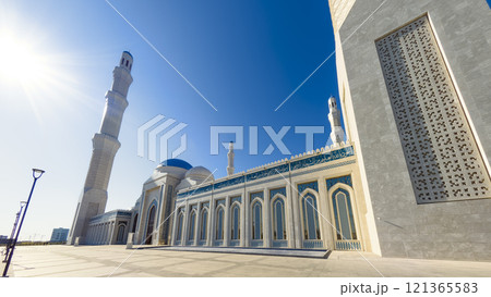 カザフスタン・アスタナ 中央アジア最大のモスク【グランドモスク】外観 / Astana, KZ カザフスタン・アスタナ 中央アジア最大のモスク【グランドモスク】外観 / Astana, KZ 121365583