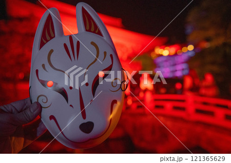 祐徳稲荷神社の狐の嫁入り 祐徳稲荷神社の狐の嫁入り 121365629