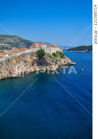 城壁から眺めるドゥブロブニクのとても美しい景色 121366714