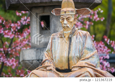 京都市東山区の太閤豊臣秀吉公を祀る春の豊国神社を撮影 京都市東山区の太閤豊臣秀吉公を祀る春の豊国神社を撮影 121367219