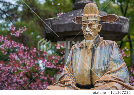 京都市東山区の太閤豊臣秀吉公を祀る春の豊国神社を撮影 京都市東山区の太閤豊臣秀吉公を祀る春の豊国神社を撮影 121367236