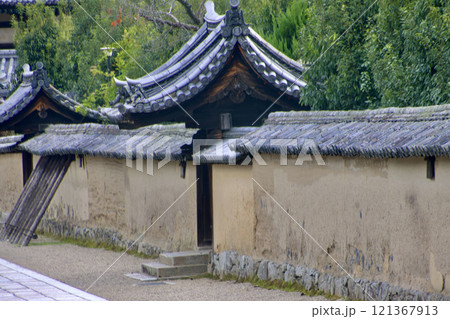 法隆寺・土塀(奈良県・斑鳩町) 法隆寺・土塀(奈良県・斑鳩町) 121367913