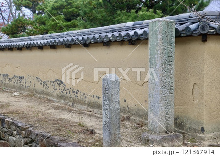 法隆寺・土塀（奈良県・斑鳩町） 121367914