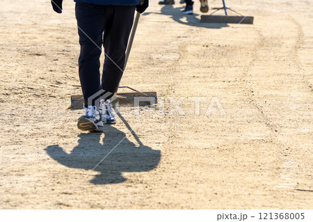 プロ野球選手を夢見て頑張っている野球少年 プロ野球選手を夢見て頑張っている野球少年 121368005