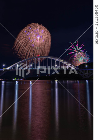 伊万里湾大橋越しの伊万里湾大花火 伊万里湾大橋越しの伊万里湾大花火 121368450