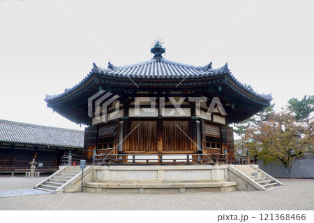 法隆寺・夢殿（奈良県・斑鳩町） 121368466