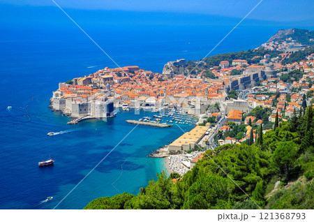 スルジ山から眺めるドゥブロブニクの超絶景 121368793