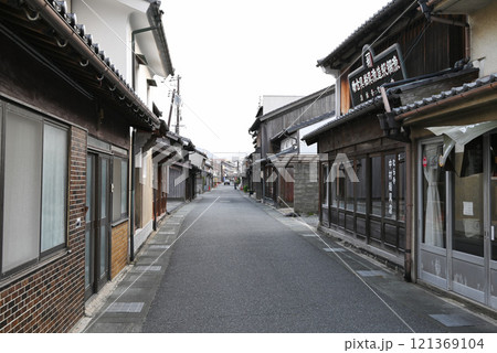 【山口県萩市】浜崎地区・重要伝統的建造物群保存地区の町並み 【山口県萩市】浜崎地区・重要伝統的建造物群保存地区の町並み 121369104