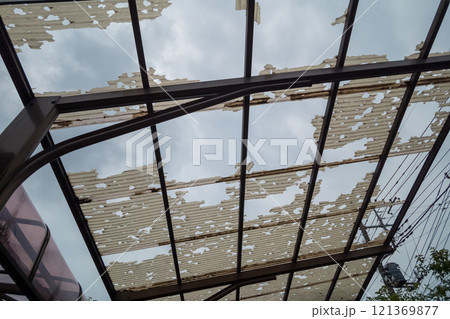 カーポートの波板の劣化 121369877