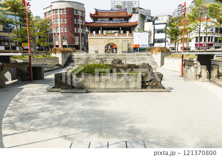 Building view of the Yin Hsi East Gate in Hsinchu City, Taiwan. Built in the 11th year of Yongzheng in the Qing Dynasty. Building view of the Yin Hsi East Gate in Hsinchu City, Taiwan. Built in the 11th year of Yongzheng in the Qing Dynasty. 121370800
