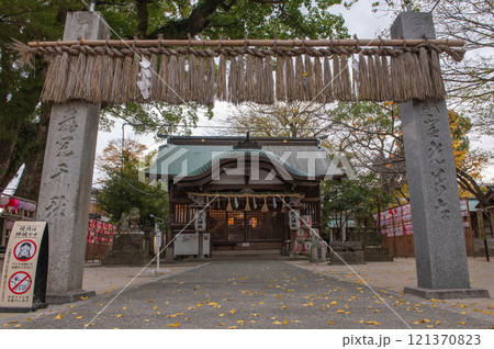 現人神社（那珂川市）の拝殿 121370823