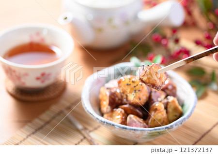 秋の味覚 大学芋 秋の味覚 大学芋 121372137