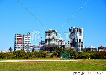 荒川河川敷より川口市方面を望む(埼玉県川口市)【2024.11】 荒川河川敷より川口市方面を望む(埼玉県川口市)【2024.11】 121373773
