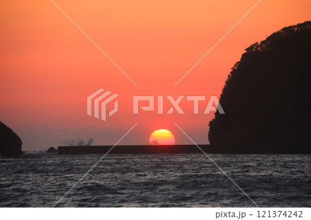 大田子海岸の夕陽 121374242