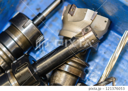 Close up scene the indexable fool for face milling and the arbor. Close up scene the indexable fool for face milling and the arbor. 121376053