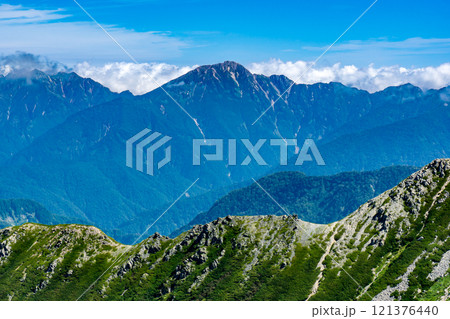 剱御前山から見る五竜岳　北アルプス劔岳登山 121376440