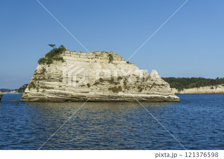 松島湾 遊覧船から眺める海の風景 松島湾 遊覧船から眺める海の風景 121376598