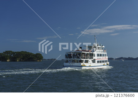 松島湾 遊覧船から眺める海の風景 松島湾 遊覧船から眺める海の風景 121376600