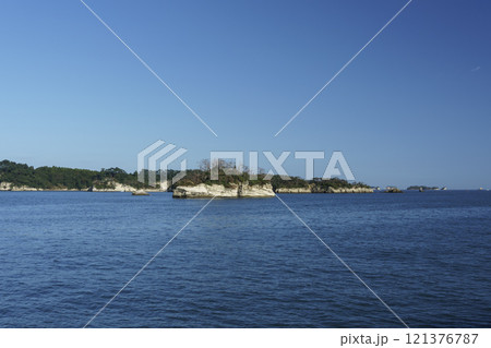 松島湾 遊覧船から眺める海の風景 松島湾 遊覧船から眺める海の風景 121376787