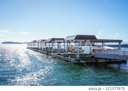 瀬戸内海の児島観光港(岡山県倉敷市) 瀬戸内海の児島観光港(岡山県倉敷市) 121377678