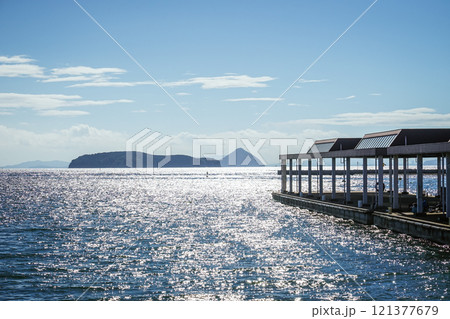 瀬戸内海の児島観光港(岡山県倉敷市) 瀬戸内海の児島観光港(岡山県倉敷市) 121377679