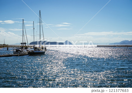 瀬戸内海の児島観光港(岡山県倉敷市) 121377683