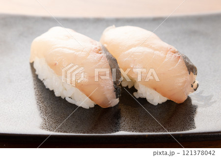 しまあじの美味しい握り寿司 121378042