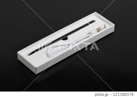 Stylus for drawing on capacitive screens. 121380378