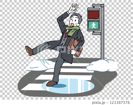 一名男子在雪路上的行人穿越道滑倒摔倒 121387378