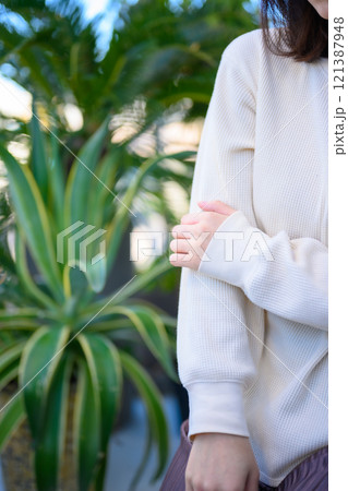 スタジオで撮影された人物ポートレートのコレクション スタジオで撮影された人物ポートレートのコレクション 121387948