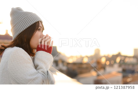 スタジオで撮影された人物ポートレートのコレクション 121387958