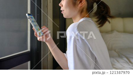 スタジオで撮影された人物ポートレートのコレクション 121387970