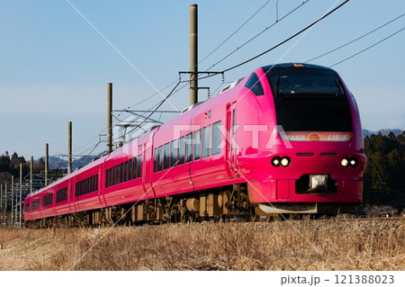 羽越本線　特急いなほ　E653系 121388023