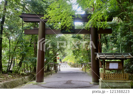 石上神宮・いそのかみじんぐう・鳥居（奈良県・天理市） 121388223
