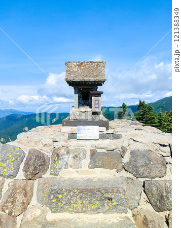 夏の四阿山・根子岳登山(根子岳山頂) 夏の四阿山・根子岳登山(根子岳山頂) 121388349