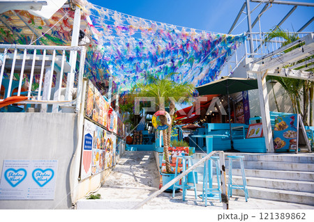 沖縄・瀬長島　ウミカジテラス 121389862