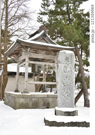 冬の北海道七飯町で光岳山大信寺境内の風景を撮影 冬の北海道七飯町で光岳山大信寺境内の風景を撮影 121389969