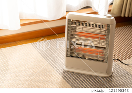 部屋に電気ヒーター 部屋に電気ヒーター 121390348