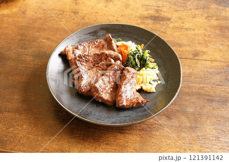 牛ハラミ　焼肉　牛肉 121391142