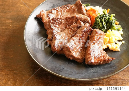 牛ハラミ　焼肉　牛肉 121391144