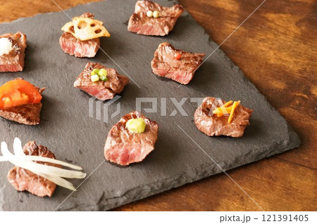 牛ハラミ 焼肉 牛肉 おしゃれな盛付 牛ハラミ 焼肉 牛肉 おしゃれな盛付 121391405
