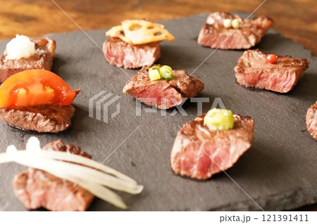 牛ハラミ 焼肉 牛肉 おしゃれな盛付 牛ハラミ 焼肉 牛肉 おしゃれな盛付 121391411