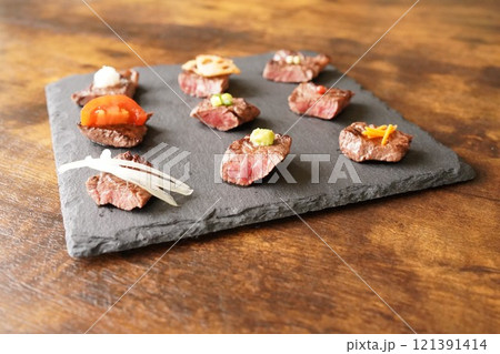 牛ハラミ 焼肉 牛肉 おしゃれな盛付 牛ハラミ 焼肉 牛肉 おしゃれな盛付 121391414