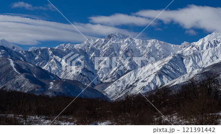 雪の五竜岳　北アルプス　長野県白馬村 121391442