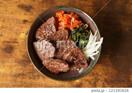 牛ハラミで作るビビンバ風牛ハラミ丼 牛ハラミで作るビビンバ風牛ハラミ丼 121391626