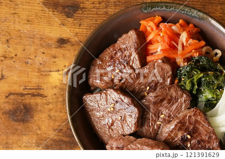 牛ハラミで作るビビンバ風牛ハラミ丼 牛ハラミで作るビビンバ風牛ハラミ丼 121391629