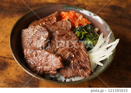 牛ハラミで作るビビンバ風牛ハラミ丼 牛ハラミで作るビビンバ風牛ハラミ丼 121391633