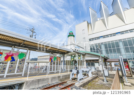 鳥取県境港市 晴天のJR境港駅 鳥取県境港市 晴天のJR境港駅 121391965
