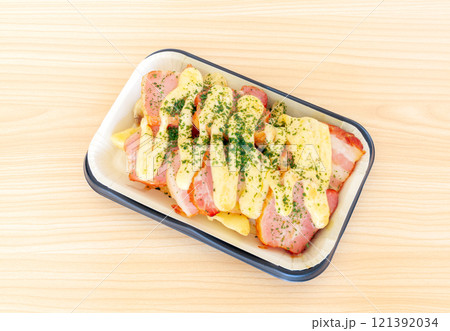 ベーコンとポテトのチーズグリル（オーブン料理） 121392034